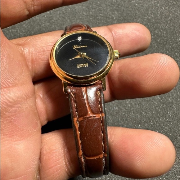 Genevex Ladies Watch Diamond Quartz Brown Leather Band Round Black Dial Working - Picture 6 of 6